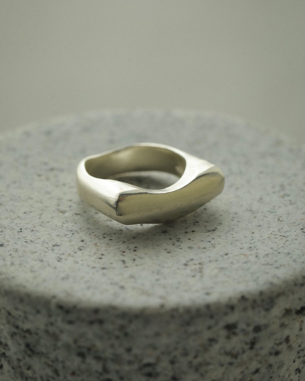 Nuance Signet Ring Nuance Signet Ring,ニュアンスシグネットリング,62420907,リング,指輪,アクセサリー,アクセ,anuke,アンヌーク,lifes,ライフズ