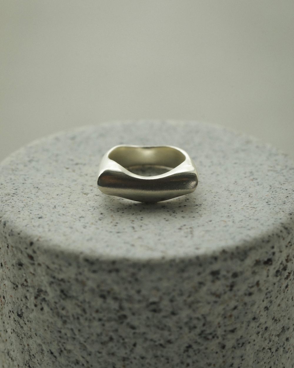 Nuance Signet Ring Nuance Signet Ring,ニュアンスシグネットリング,62420907,リング,指輪,アクセサリー,アクセ,anuke,アンヌーク,lifes,ライフズ