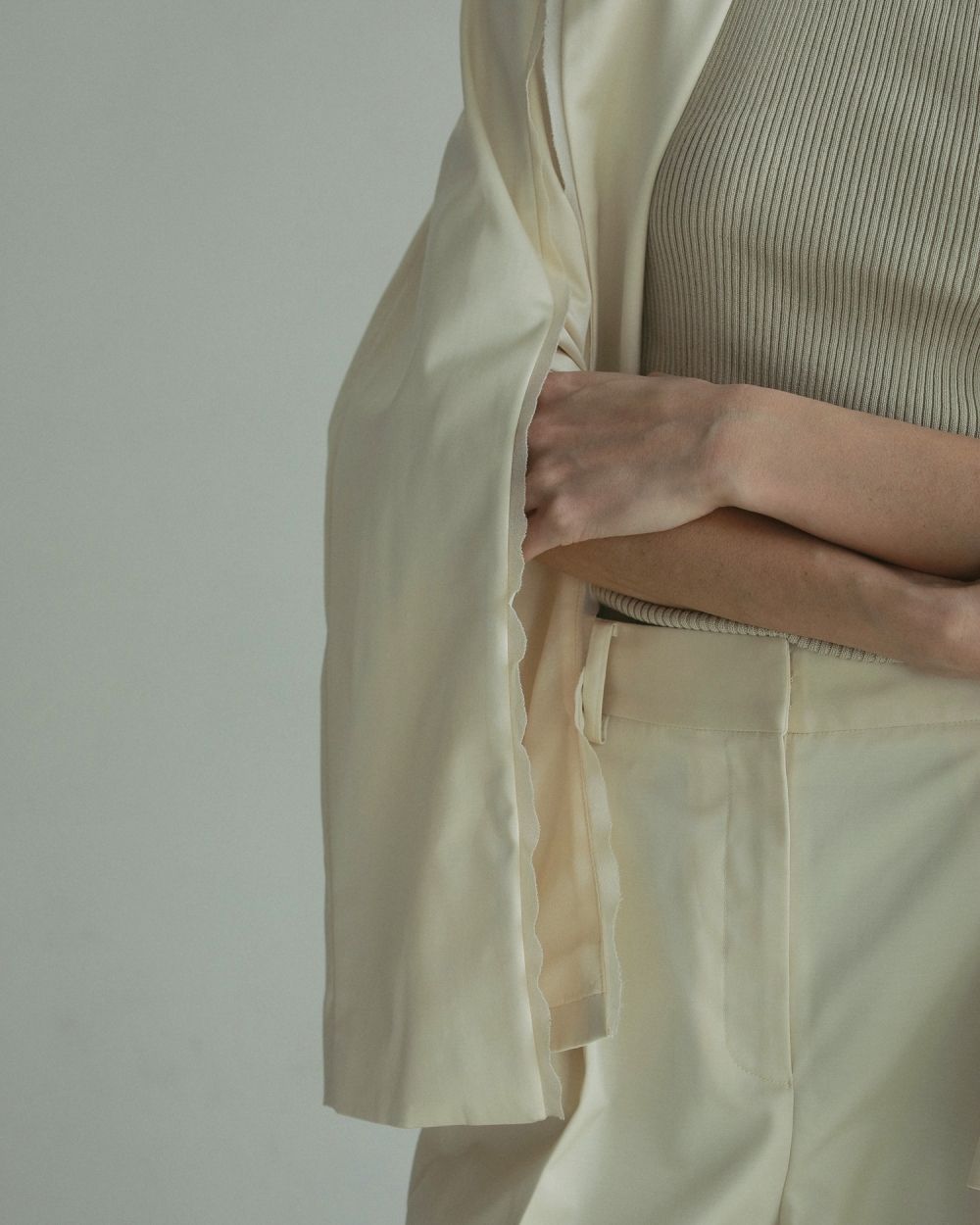 Satin Slit Jacket Satin Slit Jacket,サテンスリットジャケット,62510107,ジャケット,JK,テーラージャケット,アウター,羽織,サテン素材,オケージョン,きれいめ,ànuke,トアンヌーク,lifes,ライフズ,25ss