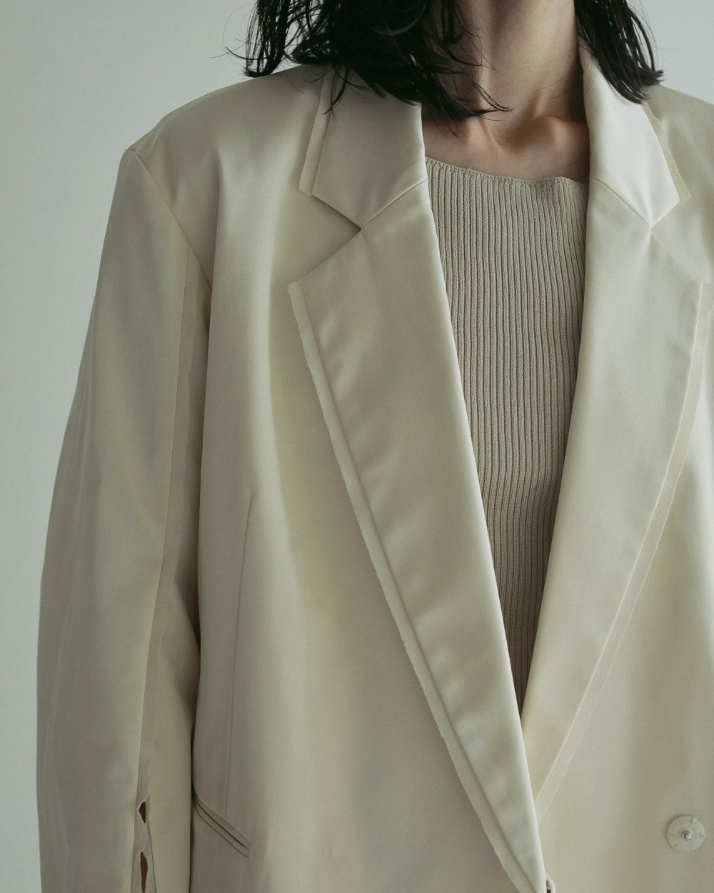 Satin Slit Jacket Satin Slit Jacket,サテンスリットジャケット,62510107,ジャケット,JK,テーラージャケット,アウター,羽織,サテン素材,オケージョン,きれいめ,ànuke,トアンヌーク,lifes,ライフズ,25ss