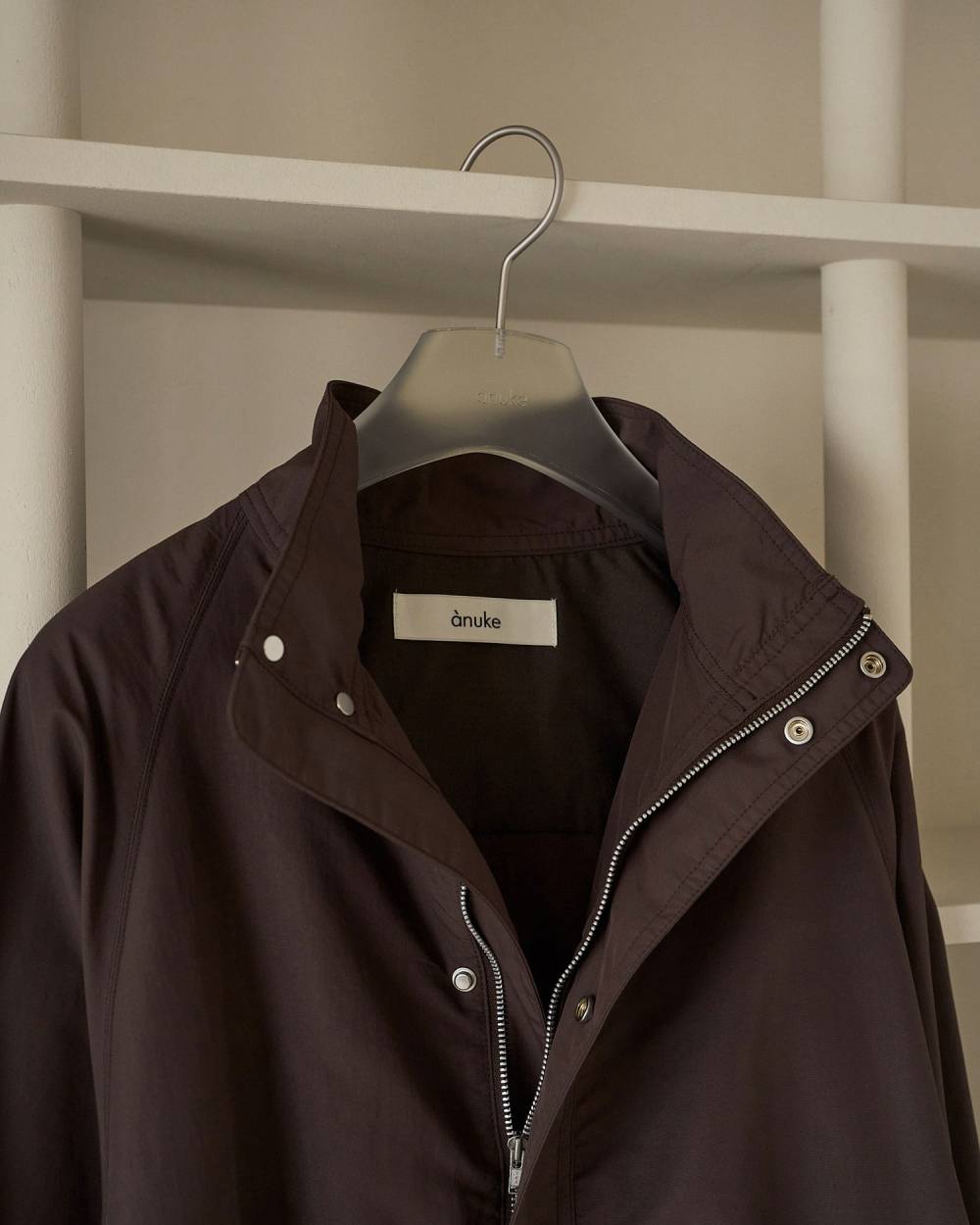 Standcollar Zip Blouson Standcollar Zip Blouson,スタンドカラージップブルゾン,62510201,アウター,羽織,スタンドカラーブルゾン,ブルゾン,ànuke,トアンヌーク,lifes,ライフズ,25ss