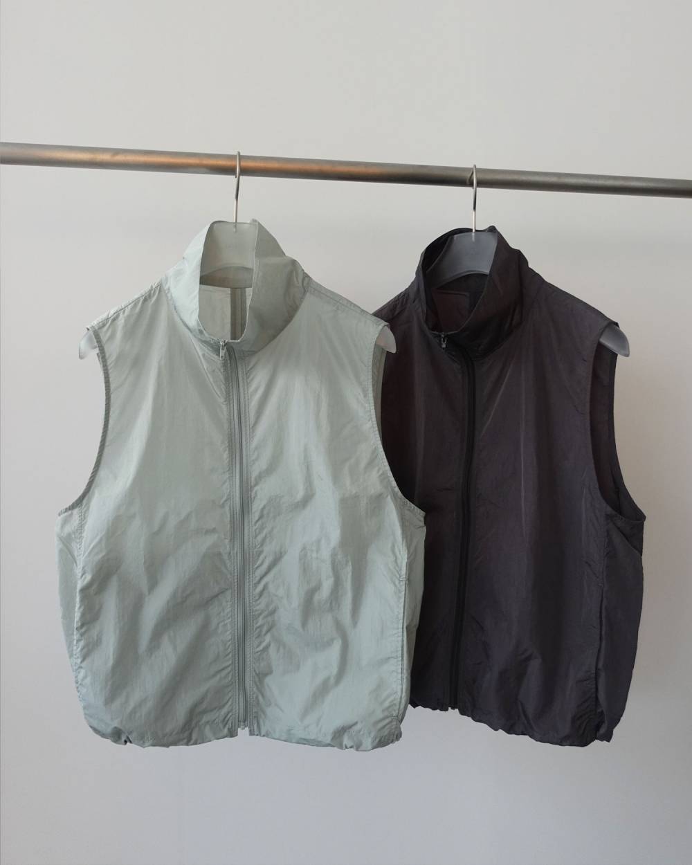 Nylon Sleeveless Blouson Nylon Sleeveless Blouson,ナイロンスリーブレスブルゾン,62510202,ブルゾン,ZIPベスト,シアー,ノースリーブ,ナイロン素材,ànuke,トアンヌーク,lifes,ライフズ,25ss