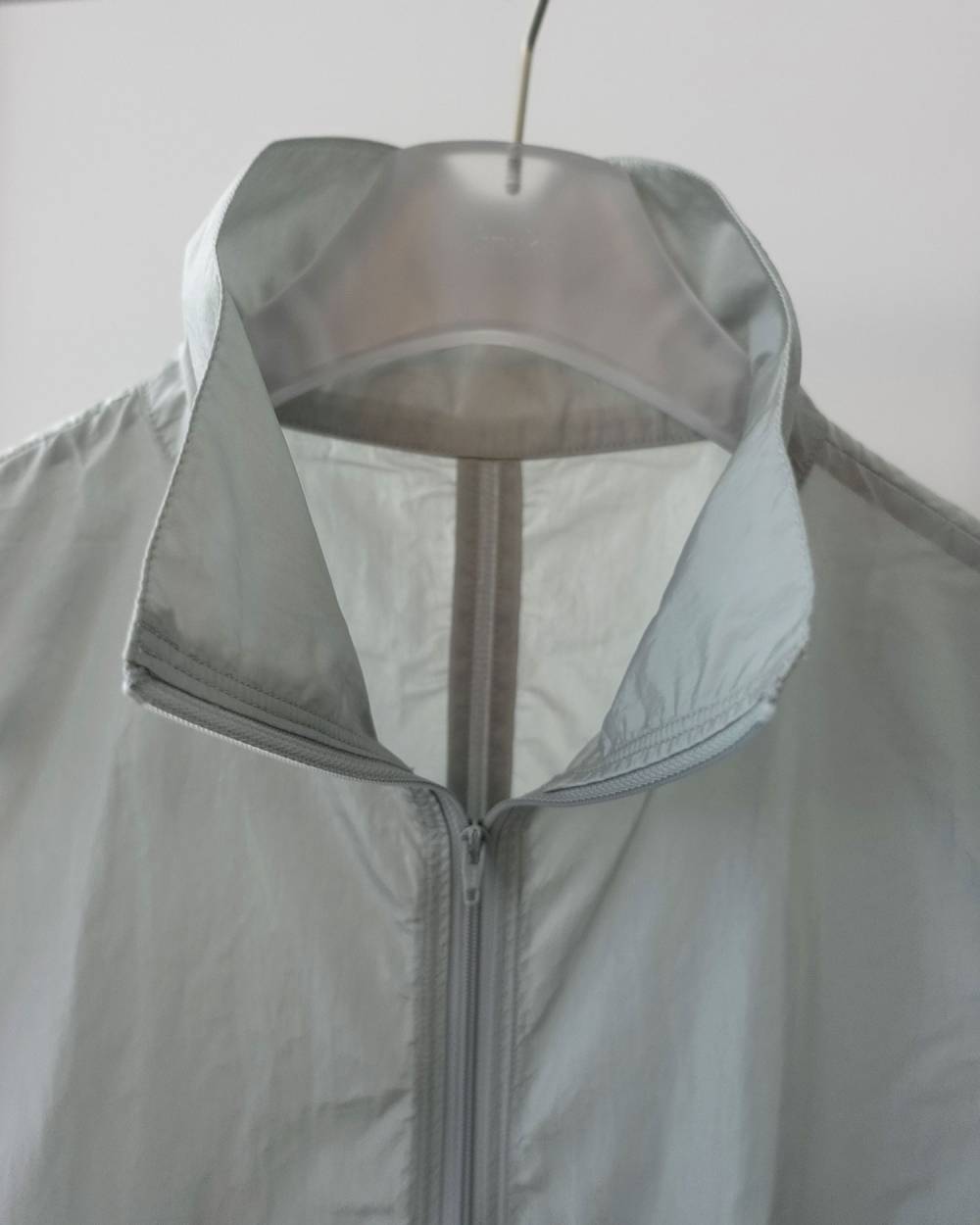 Nylon Sleeveless Blouson Nylon Sleeveless Blouson,ナイロンスリーブレスブルゾン,62510202,ブルゾン,ZIPベスト,シアー,ノースリーブ,ナイロン素材,ànuke,トアンヌーク,lifes,ライフズ,25ss