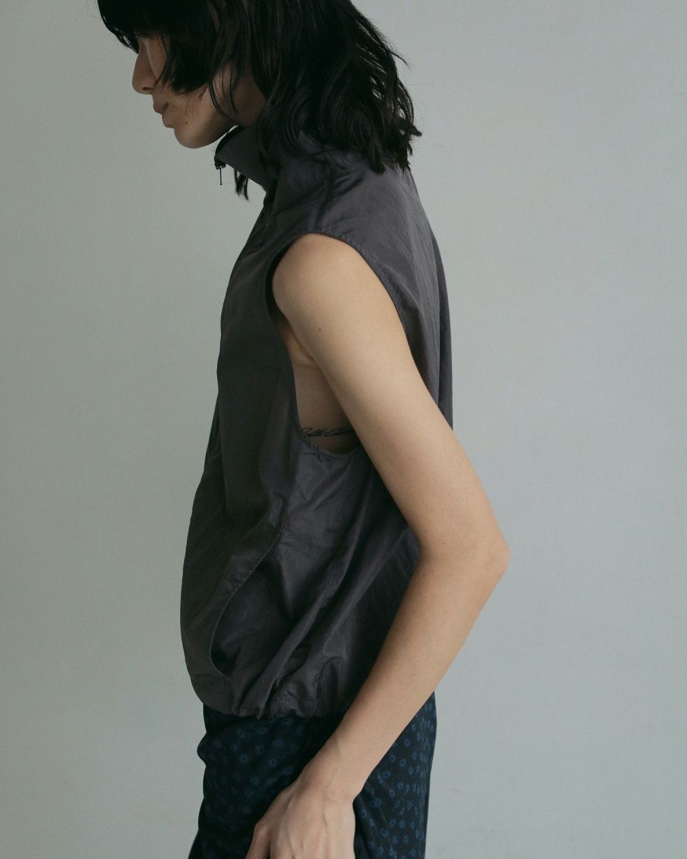 Nylon Sleeveless Blouson Nylon Sleeveless Blouson,ナイロンスリーブレスブルゾン,62510202,ブルゾン,ZIPベスト,シアー,ノースリーブ,ナイロン素材,ànuke,トアンヌーク,lifes,ライフズ,25ss