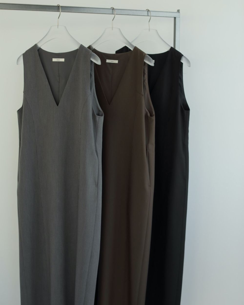 Cutoff Vneck Onepiece Cutoff Vneck Onepiece,カットオフブイネックワンピース,62510324,ワンピース,OP,きれいめ,ànuke,トアンヌーク,lifes,ライフズ,25ss