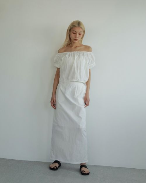 アンヌーク　アンヌーク　ソフトオフショルダートップス ànuke online store（アンヌーク） / Gather Offshoulder TopsGather