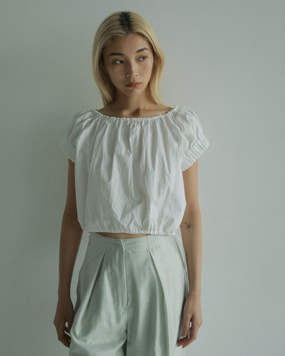 Gather Offshoulder Tops Gather Offshoulder Tops,ギャザーオフショルダートップス,62510404,トップス,オフショル,オフショルダー,ショートブラウス,2WAY,ànuke,アンヌーク,lifes,ライフズ,25ss