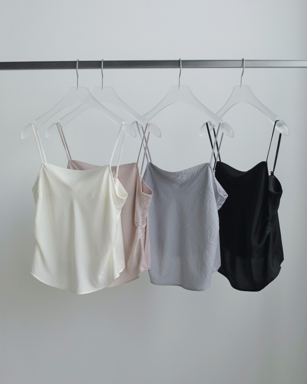 Satin Gather Camisole Satin Gather Camisole,サテンギャザーキャミソール,62510426,トップス,キャミ,キャミソール,サテン素材,ànuke,アンヌーク,lifes,ライフズ,25ss