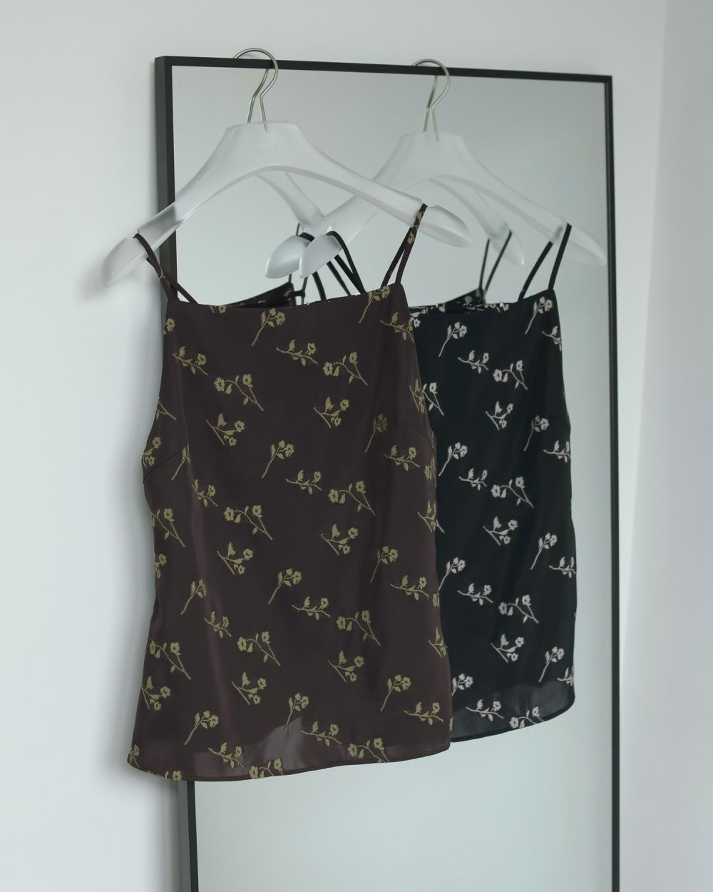 Flower Jacquard Tops Flower Jacquard Tops,フラワージャガードトップス,62510430,花柄,アクセ,キャミソールトップス,ànuke,アンヌーク,lifes,ライフズ,25ss