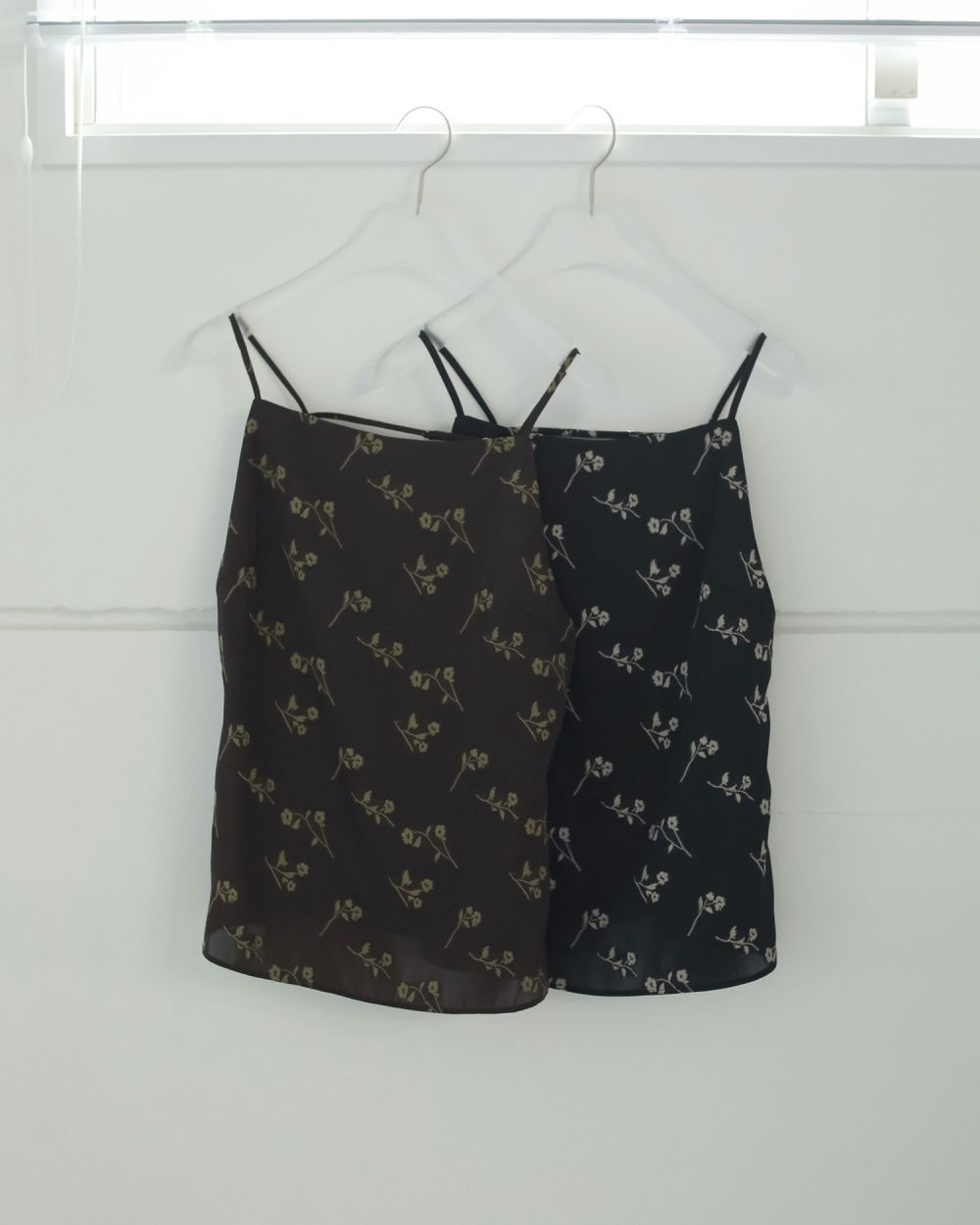 Flower Jacquard Tops Flower Jacquard Tops,フラワージャガードトップス,62510430,花柄,アクセ,キャミソールトップス,ànuke,アンヌーク,lifes,ライフズ,25ss