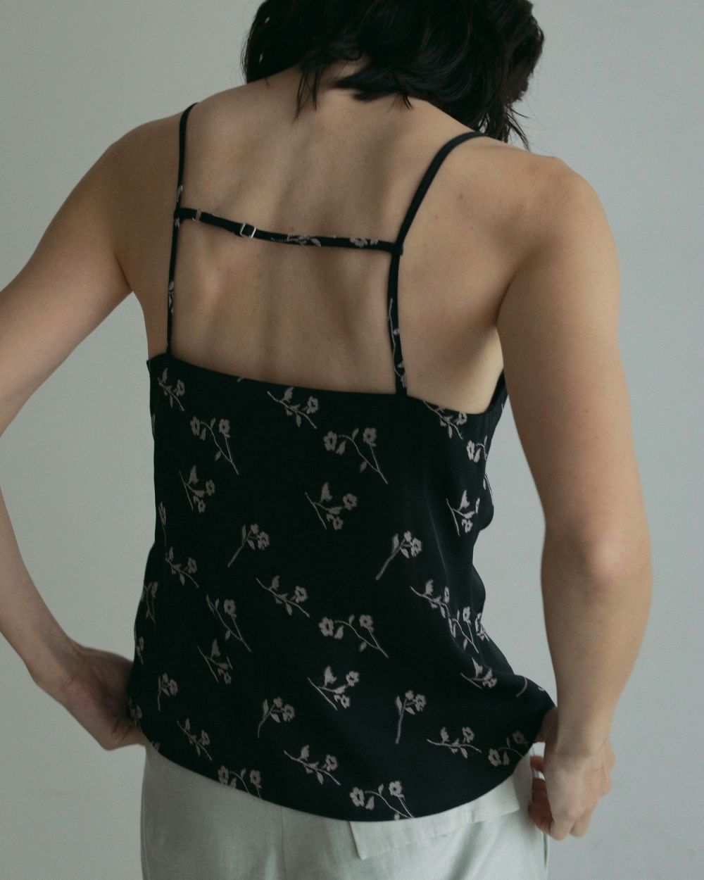 Flower Jacquard Tops Flower Jacquard Tops,フラワージャガードトップス,62510430,花柄,アクセ,キャミソールトップス,ànuke,アンヌーク,lifes,ライフズ,25ss