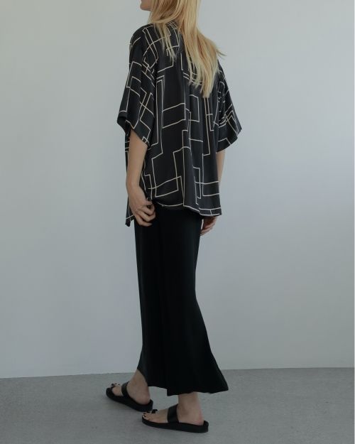 ànuke online store（アンヌーク） / Geometric Opencollar