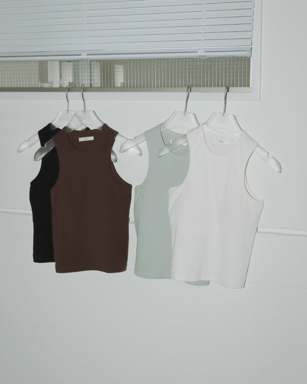 Padin Americansleeve Tanktop Padin Americansleeve Tanktop,パディンアメリカンスリーブタンクトップ,62510606,トップス,タンクトップ,ノースリ,ノースリーブ,パッド入り,ànuke,アンヌーク,lifes,ライフズ,25ss
