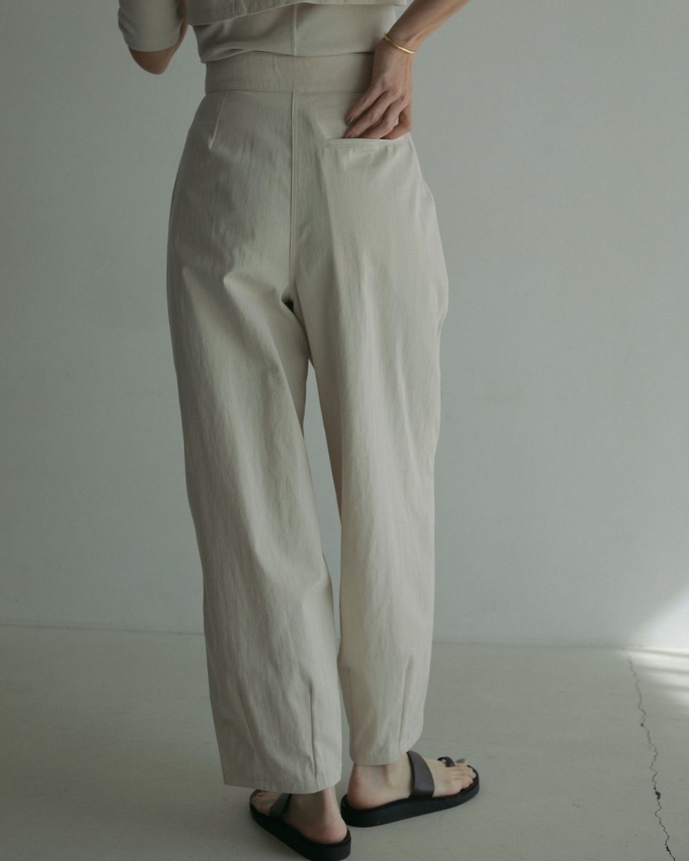 Twill Cocoon Pants Twill Cocoon Pants,ツイルコクーンパンツ,62510709,パンツ,ボトム,ツイル素材,コクーンパンツ,ànuke,トアンヌーク,lifes,ライフズ,25ss