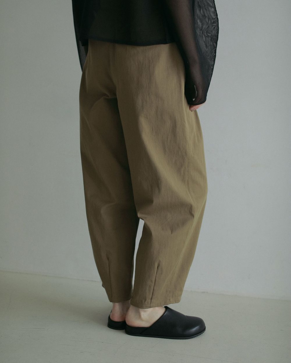Twill Cocoon Pants Twill Cocoon Pants,ツイルコクーンパンツ,62510709,パンツ,ボトム,ツイル素材,コクーンパンツ,ànuke,トアンヌーク,lifes,ライフズ,25ss