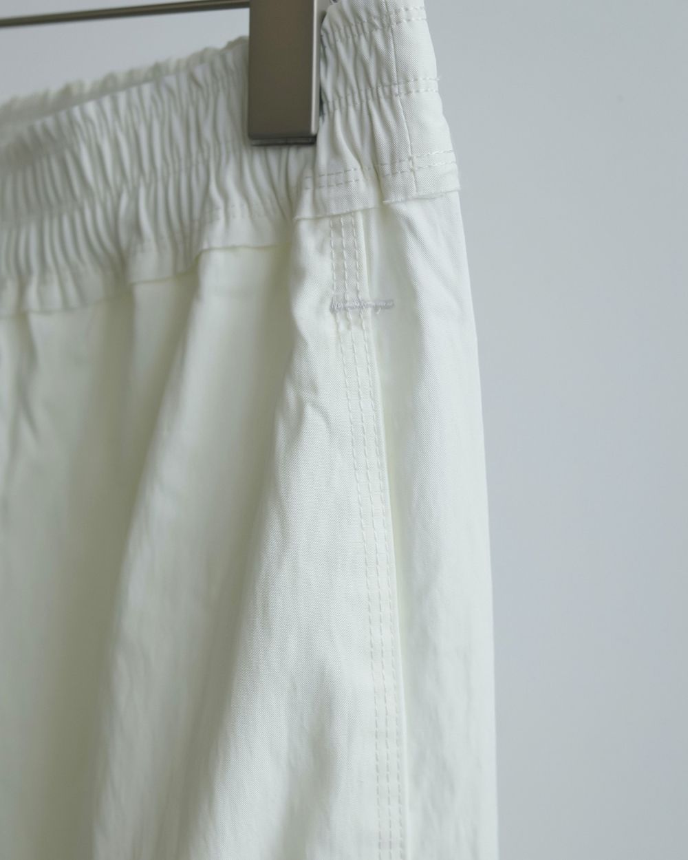 Chambray Rough Pants Chambray Rough Pants,シャンブレーラフパンツ,62510710,パンツ,ボトムス,ウエストゴム,ànuke,トアンヌーク,lifes,ライフズ,25ss