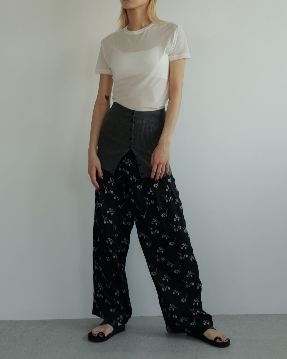 Flower Jacquard Pants Flower Jacquard Pants,フラワージャガードパンツ,62510717,ボトムス,ワイドパンツ,花柄素材,国内素材,ànuke,アンヌーク,lifes,ライフズ,25ss