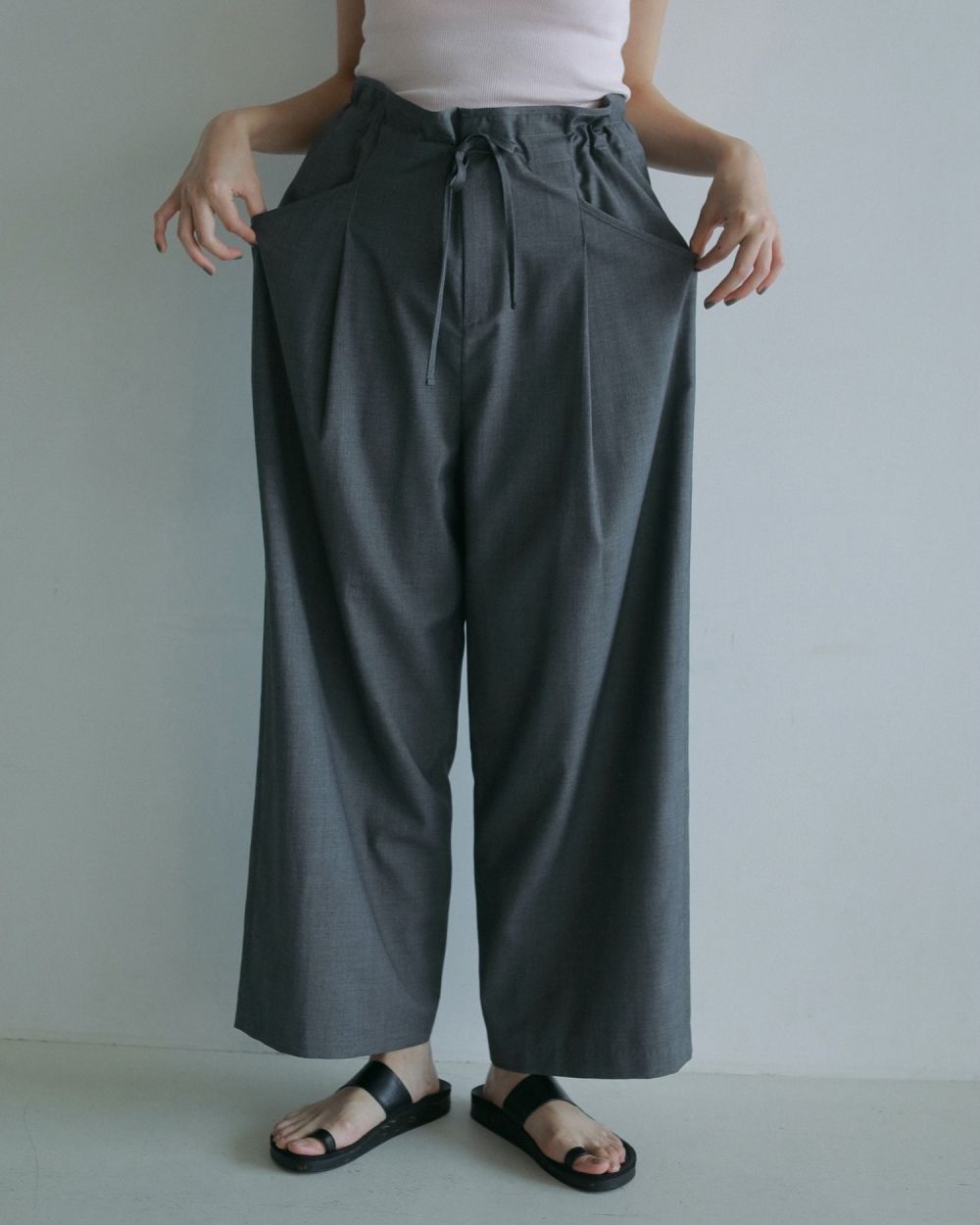 Drawstring Waterrepellent Pants Drawstring Waterrepellent Pants,ドロストリングウォーターリペラントパンツ,62510718,ボトム,パンツ,撥水加工,ànuke,アンヌーク,lifes,ライフズ,25ss
