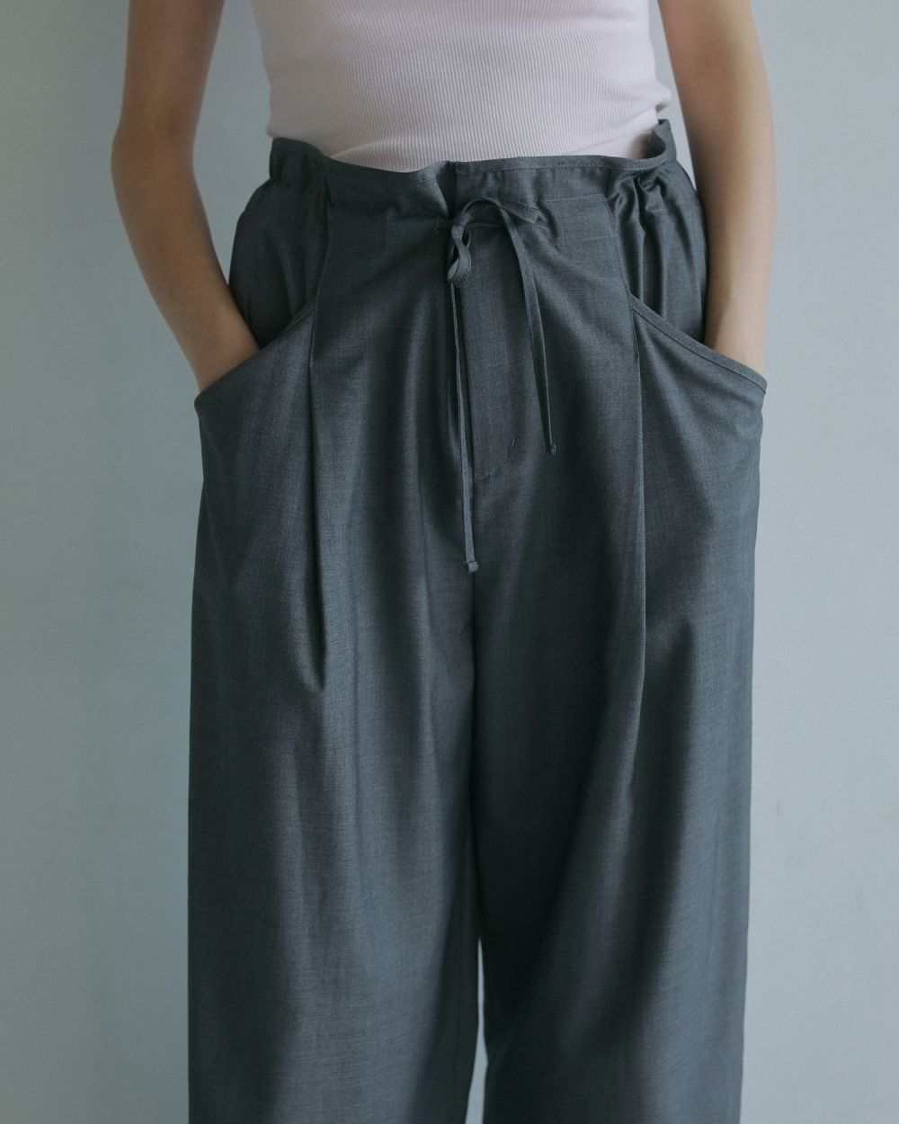 Drawstring Waterrepellent Pants Drawstring Waterrepellent Pants,ドロストリングウォーターリペラントパンツ,62510718,ボトム,パンツ,撥水加工,ànuke,アンヌーク,lifes,ライフズ,25ss