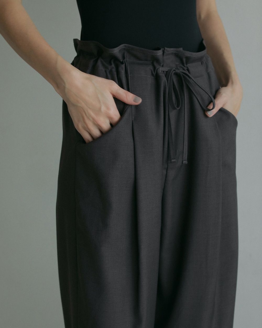 Drawstring Waterrepellent Pants Drawstring Waterrepellent Pants,ドロストリングウォーターリペラントパンツ,62510718,ボトム,パンツ,撥水加工,ànuke,アンヌーク,lifes,ライフズ,25ss