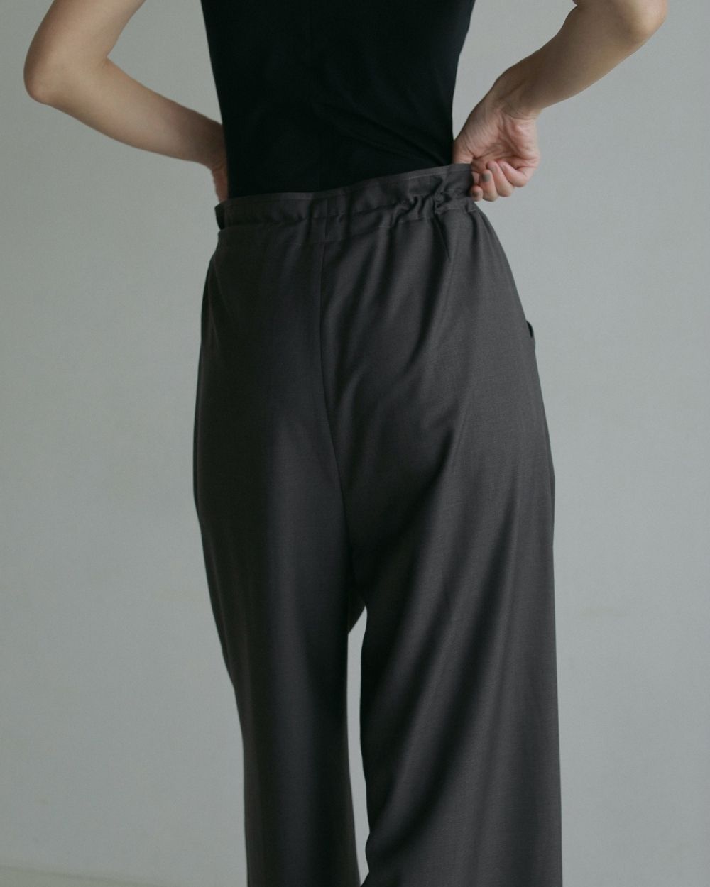 Drawstring Waterrepellent Pants Drawstring Waterrepellent Pants,ドロストリングウォーターリペラントパンツ,62510718,ボトム,パンツ,撥水加工,ànuke,アンヌーク,lifes,ライフズ,25ss