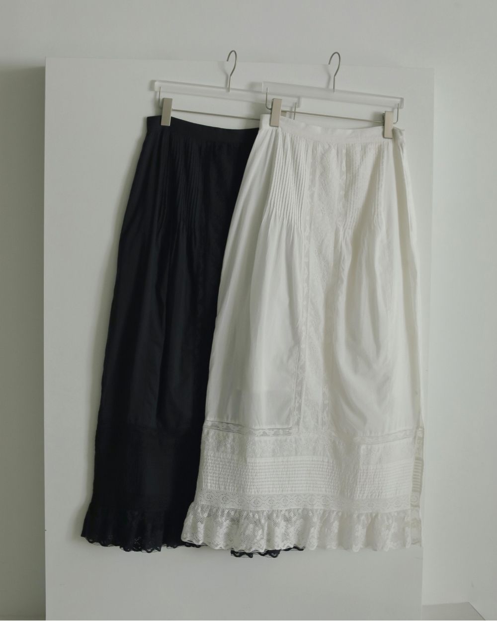 Tuck Lace Skirt Tuck Lace Skirt,タックレーススカート,62510803,ボトムス,コットンスカート,ànuke,トアンヌーク,lifes,ライフズ,25ss