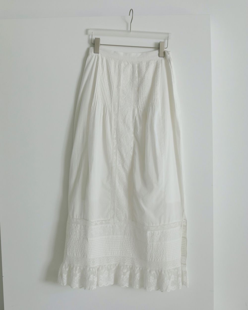 Tuck Lace Skirt Tuck Lace Skirt,タックレーススカート,62510803,ボトムス,コットンスカート,ànuke,トアンヌーク,lifes,ライフズ,25ss