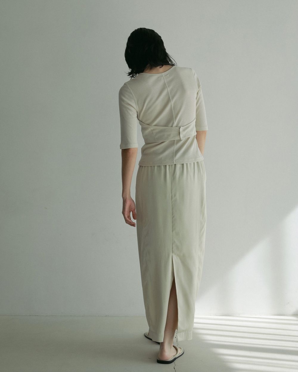 Satin Pencil Skirt Satin Pencil Skirt,サテンペンシルスカート,62510808,ボトムス,ペンシルスカート,ウエストゴム,ànuke,トアンヌーク,lifes,ライフズ,25ss