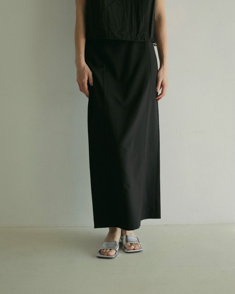 Satin Pencil Skirt Satin Pencil Skirt,サテンペンシルスカート,62510808,ボトムス,ペンシルスカート,ウエストゴム,ànuke,トアンヌーク,lifes,ライフズ,25ss