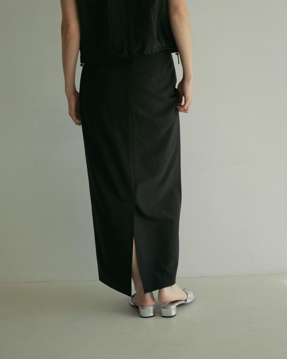 Satin Pencil Skirt Satin Pencil Skirt,サテンペンシルスカート,62510808,ボトムス,ペンシルスカート,ウエストゴム,ànuke,トアンヌーク,lifes,ライフズ,25ss