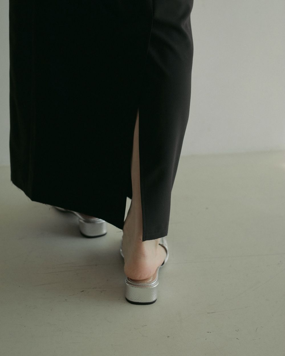 Satin Pencil Skirt Satin Pencil Skirt,サテンペンシルスカート,62510808,ボトムス,ペンシルスカート,ウエストゴム,ànuke,トアンヌーク,lifes,ライフズ,25ss