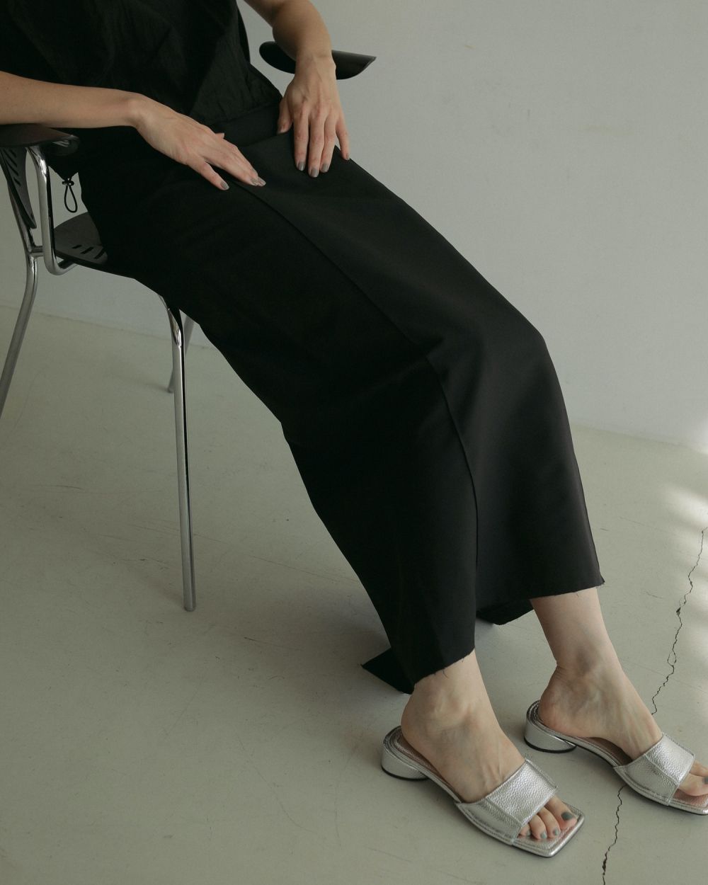 Satin Pencil Skirt Satin Pencil Skirt,サテンペンシルスカート,62510808,ボトムス,ペンシルスカート,ウエストゴム,ànuke,トアンヌーク,lifes,ライフズ,25ss