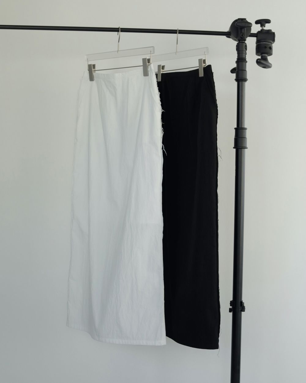 Cutoff Straight Skirt Cutoff Straight Skirt,カットオフストレートスカート,62510810,ボトム,スカート,ànuke,アンヌーク,lifes,ライフズ,25ss