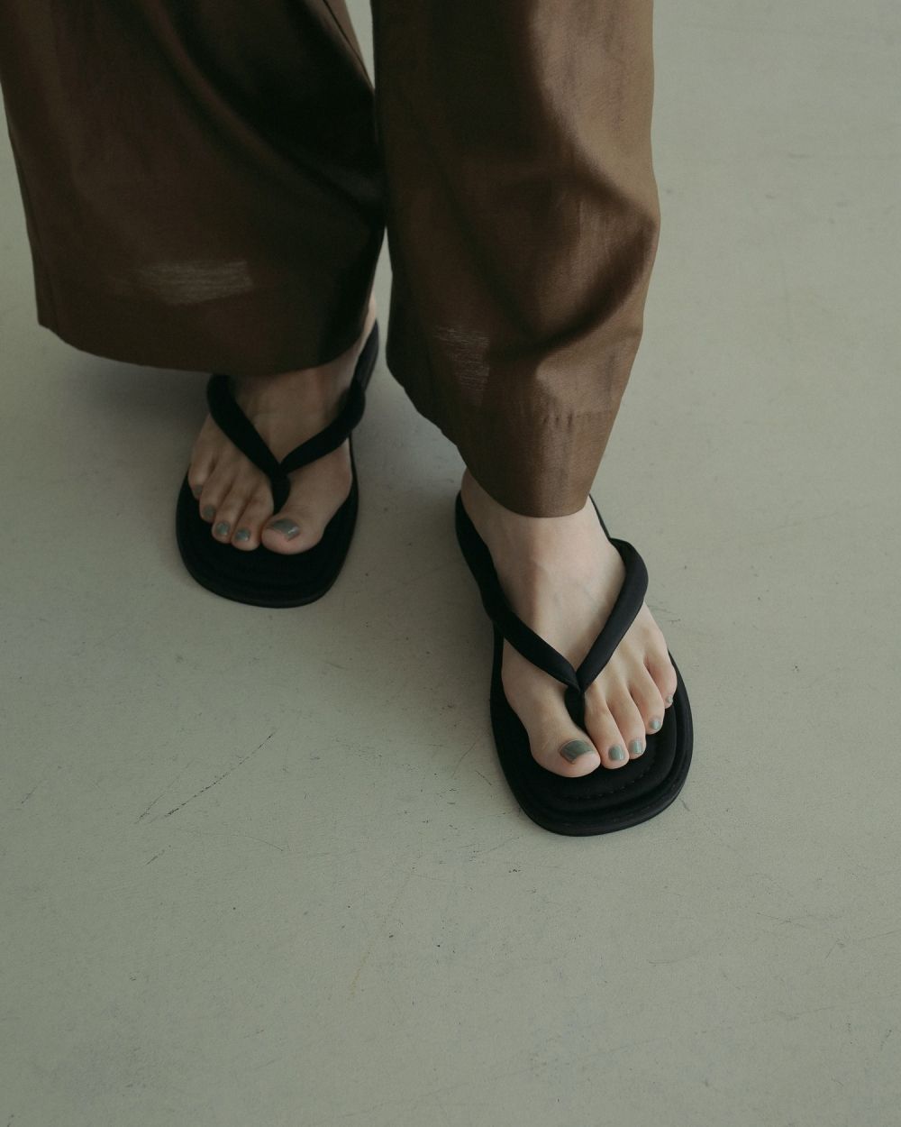 Square Tong Sandals Square Tong Sandals,スクエアトングサンダル,62511002,サンダル,シューズ,トングサンダル,マット,スポーティー,カジュアル,ànuke,トアンヌーク,lifes,ライフズ,25ss