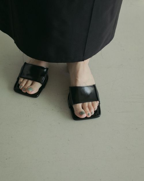ànuke online store（アンヌーク） / Square Ecoleather SandalsSquare