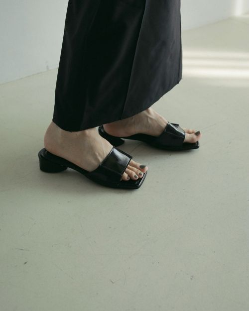 ànuke online store（アンヌーク） / Square Ecoleather SandalsSquare