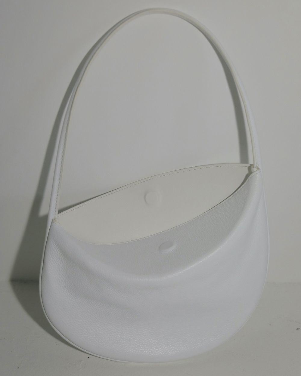 Leather Round Bag Leather Round Bag,レザーラウンドバッグ,62511014,バッグ,レザーバッグ,グッズ,小物,ànuke,トアンヌーク,lifes,ライフズ,25ss