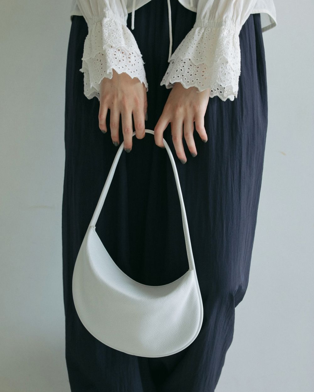 Leather Round Bag Leather Round Bag,レザーラウンドバッグ,62511014,バッグ,レザーバッグ,グッズ,小物,ànuke,トアンヌーク,lifes,ライフズ,25ss