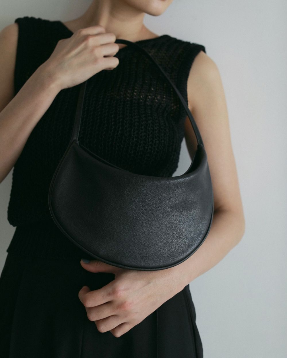 Leather Round Bag Leather Round Bag,レザーラウンドバッグ,62511014,バッグ,レザーバッグ,グッズ,小物,ànuke,トアンヌーク,lifes,ライフズ,25ss