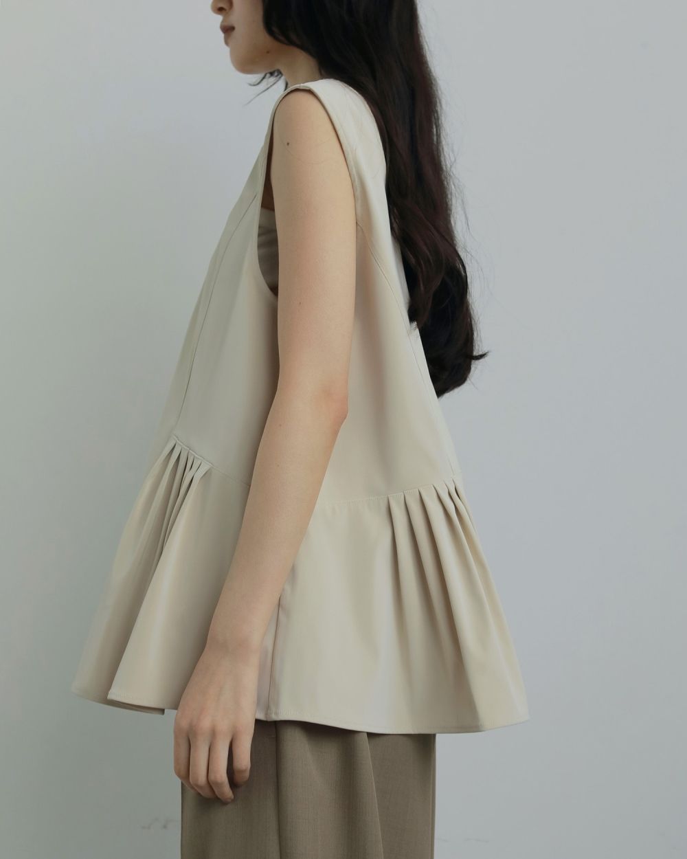 Uneck Peplum Tops Uneck Peplum Tops,Uネックペプラムトップス,62520404,トップス,ブラウス,ànuke,アンヌーク,lifes,ライフズ,25aw