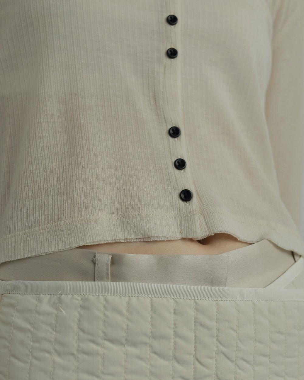 Sheer Rib Cardigan Sheer Rib Cardigan,シアー リブ カーディガン,62520602,カーデ,カーディガン,羽織,透け感,長袖,トップス,ànuke,アンヌーク,lifes,ライフズ,25aw