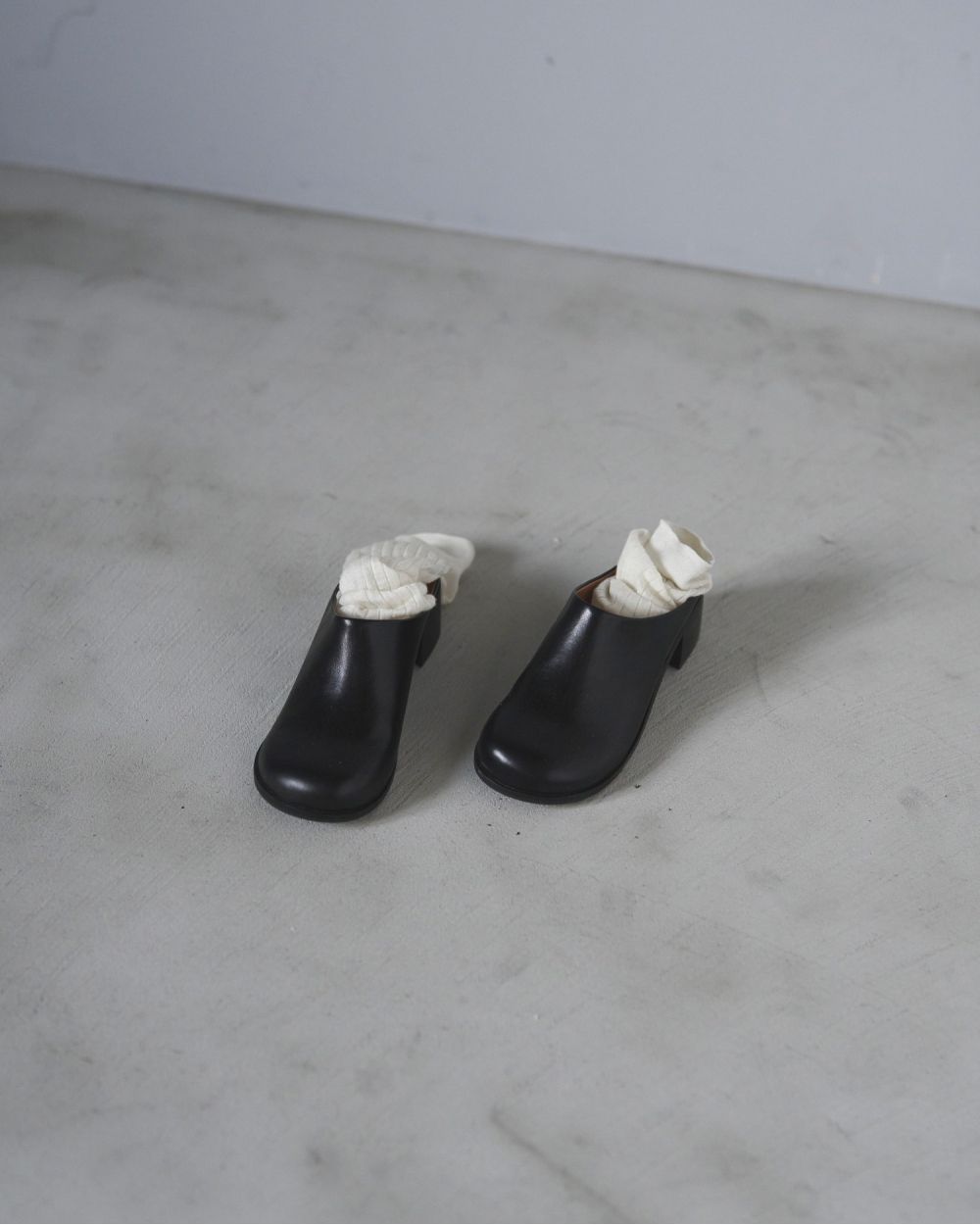 Ecoleather Heel Slip-ons Ecoleather Heel Slip-ons,エコレザーヒールスリッポン,62521021,シューズ,靴,スリッポン,ヒールスリッポン,ànuke,アンヌーク,lifes,ライフズ,25aw