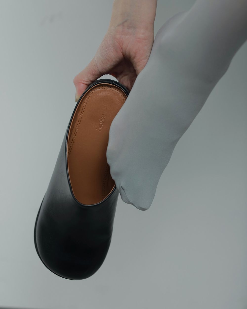 Ecoleather Heel Slip-ons Ecoleather Heel Slip-ons,エコレザーヒールスリッポン,62521021,シューズ,靴,スリッポン,ヒールスリッポン,ànuke,アンヌーク,lifes,ライフズ,25aw