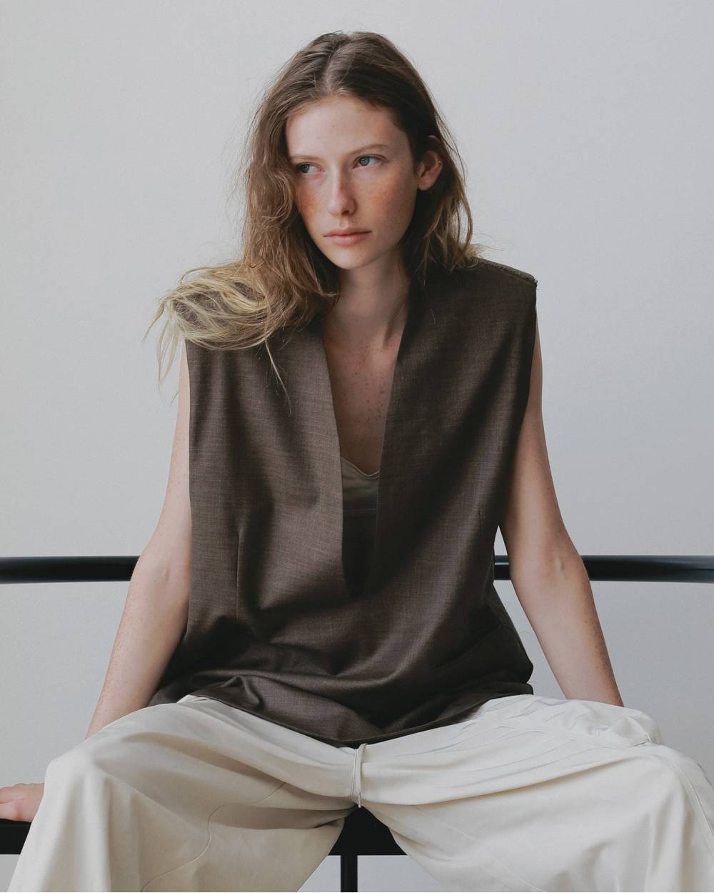 Keyneck Over Vest Keyneck Over Vest,キーネック オーバー ベスト,62610107,ベスト,JK,ジャケット,アウター,ノースリ,ノースリーブ,オーバーベスト,ànuke,アンヌーク,lifes,ライフズ,26ss