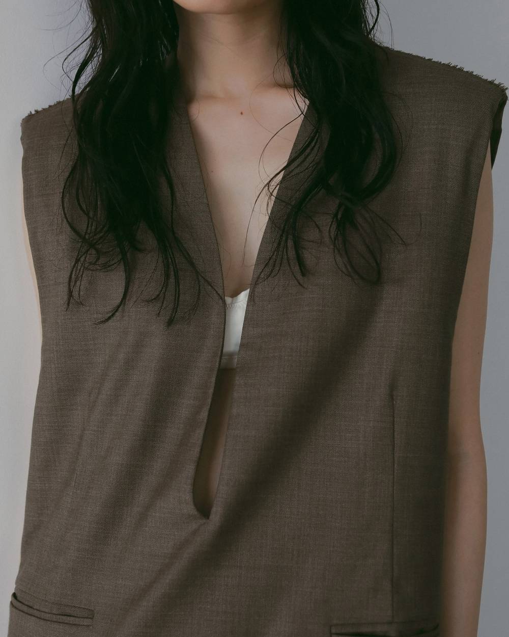 Keyneck Over Vest Keyneck Over Vest,キーネック オーバー ベスト,62610107,ベスト,JK,ジャケット,アウター,ノースリ,ノースリーブ,オーバーベスト,ànuke,アンヌーク,lifes,ライフズ,26ss