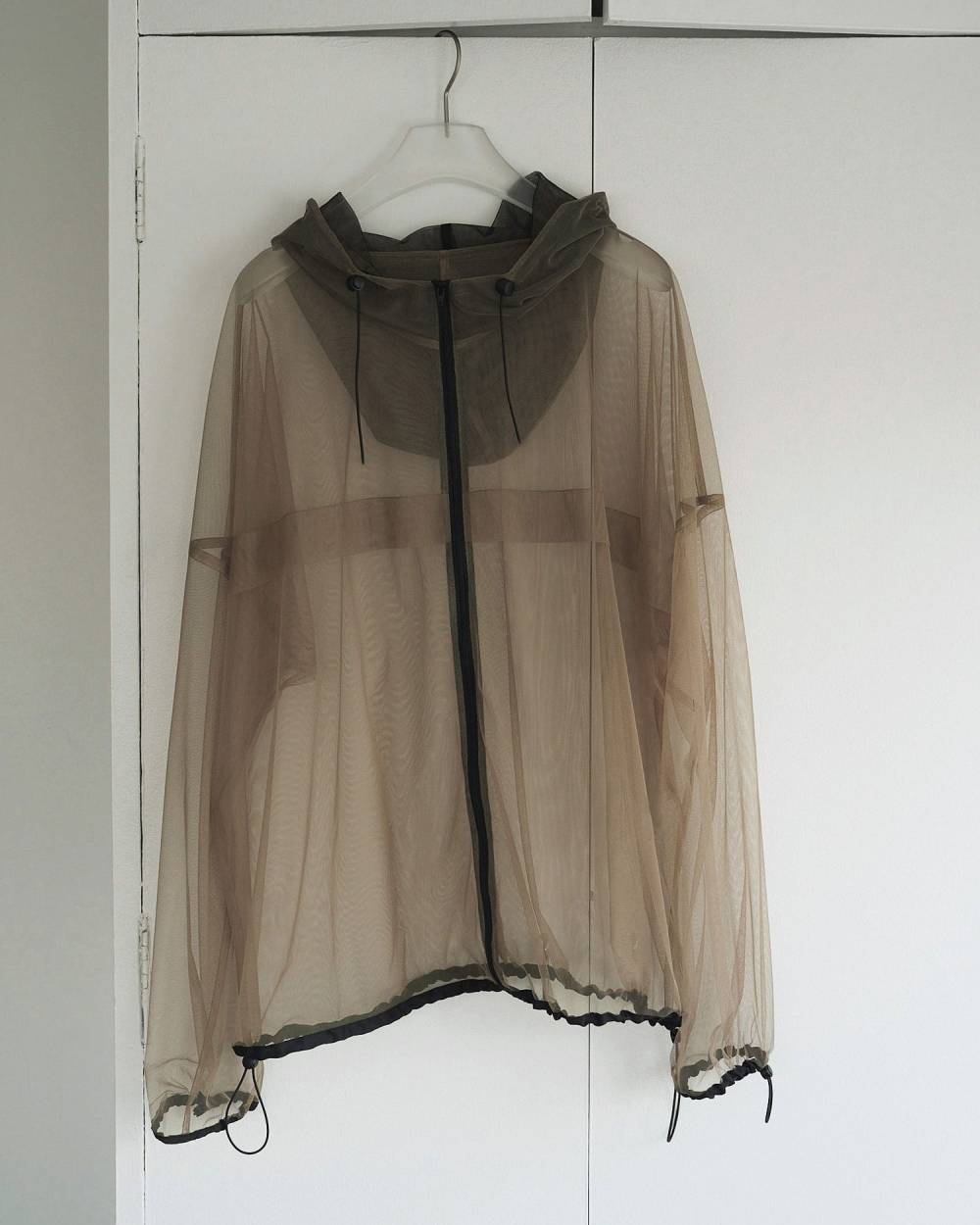 Tulle Zip Blouzon Tulle Zip Blouzon,チュール ジップ ブルゾン,62610201,ブルゾン,アウター,羽織,パーカー,インナー,プルオーバー,チュール素材,オーバーサイズ,ànuke,アンヌーク,lifes,ライフズ,26ss