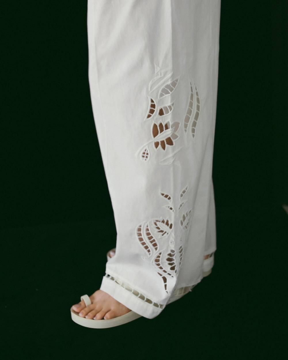 Cutwork Lace Combinaison Cutwork Lace Combinaison,カットワーク レース コンビネゾン,62610311,コンビネゾン,インド製,刺繍,ànuke,アンヌーク,lifes,ライフズ,26ss