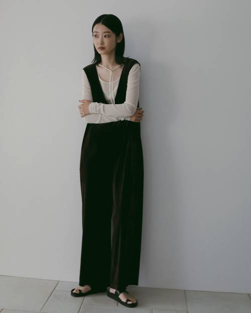 ànuke online store（アンヌーク） / Velour Vneck CombinaisonVelour
