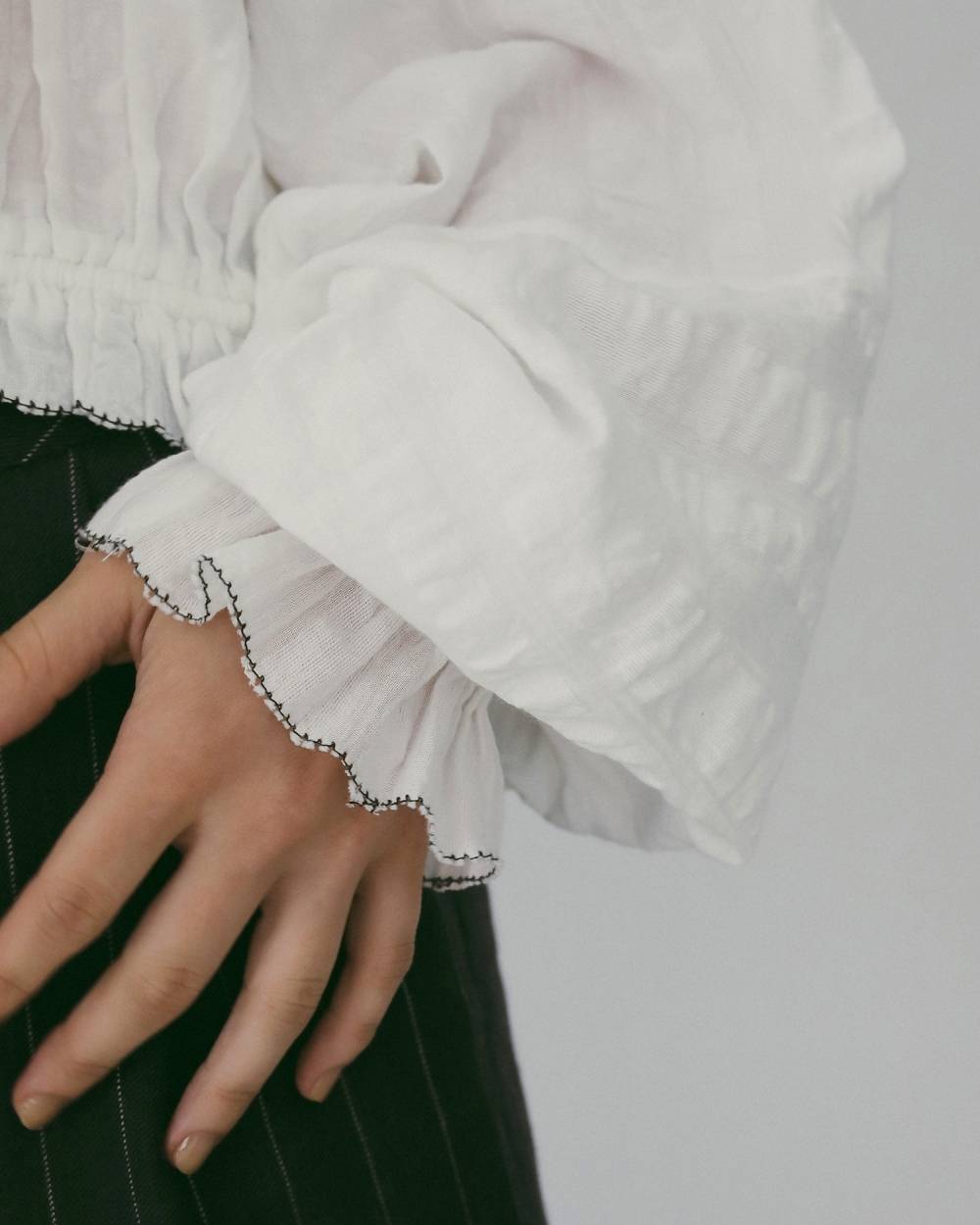 Gather Volume Blouse Gather Volume Blouse,ギャザー ボリューム ブラウス,62610404,トップス,シャツ,ブラウス,インド製,ànuke,アンヌーク,lifes,ライフズ,26ss