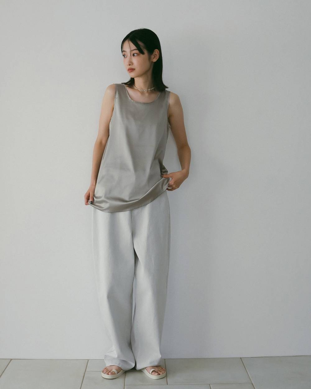 Satin Uneck Tops Satin Uneck Tops,サテン Uネック トップス,62610405,トップス,ノースリーブ,ノースリ,タンクトップ,タンク,サテン素材,ànuke,アンヌーク,lifes,ライフズ,26ss